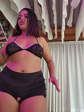 Snapshot of Yessica_Lopezz chatting on April 2026 12:43:01 PM Yessica Lopezz online show from April 2026 12:43:01 PM