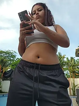 Snapshot of Yessica_Lopezz chatting on May 2026 11:17:01 AM Yessica Lopezz online show from May 2026 11:17:01 AM