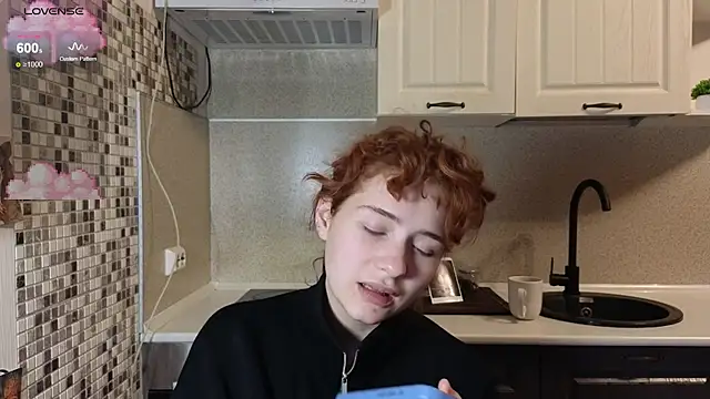 jelly cherry online show from October 2025 08:32:02 PM