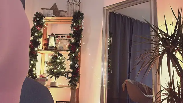 Snapshot of marrygrayes chatting on December 2024 10:00:02 PM marrygrayes online show from December 2024 10:00:02 PM