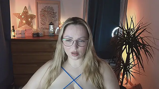 Snapshot of marrygrayes chatting on January 2025 08:09:01 PM marrygrayes online show from January 2025 08:09:01 PM