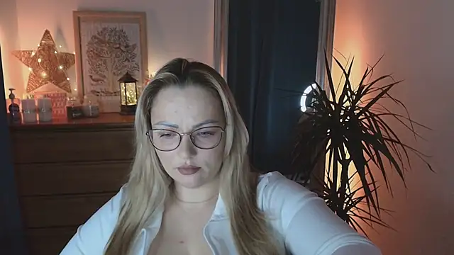 Snapshot of marrygrayes chatting on February 2025 09:37:02 PM marrygrayes online show from February 2025 09:37:02 PM