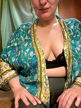 Snapshot of FetishIris chatting on October 2025 05:56:01 PM FetishIris online show from October 2025 05:56:01 PM