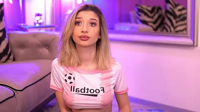 Snapshot of OdetteMason chatting on September 2025 05:00:01 AM OdetteMason online show from September 2025 05:00:01 AM