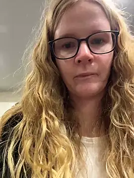 Snapshot of Bikergirl_97 chatting on November 2025 11:54:02 AM Bikergirl 97 online show from November 2025 11:54:02 AM