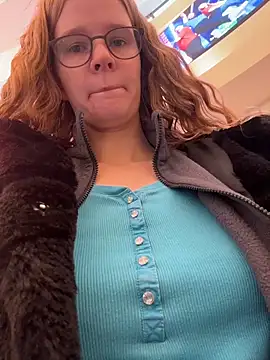 Snapshot of Bikergirl_97 chatting on November 2025 09:09:02 AM Bikergirl 97 online show from November 2025 09:09:02 AM