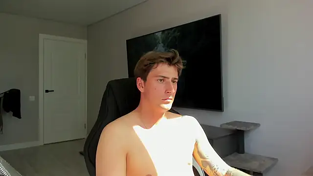 Snapshot of DaniHort chatting on June 2026 12:35:01 PM DaniHort online show from June 2026 12:35:01 PM