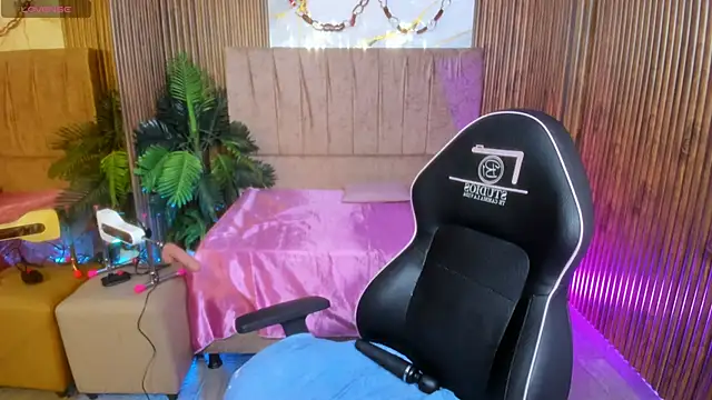 juanita tay online show from April 2026 11:43:01 AM