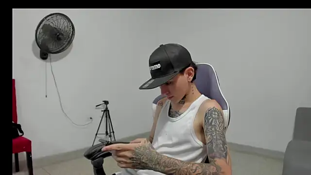 StraightBoy Nick online show from May 2026 05:37:02 AM