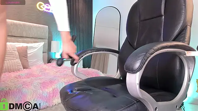 Arinextdoor online show from March 2026 08:48:01 PM