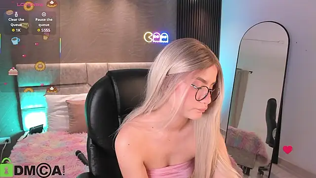 Arinextdoor online show from March 2026 08:47:01 PM