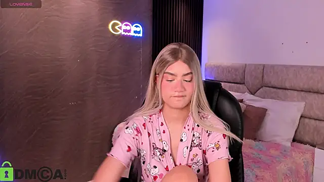 Arinextdoor online show from April 2026 09:24:01 PM