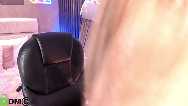 Arinextdoor online show from April 2026 07:58:01 PM