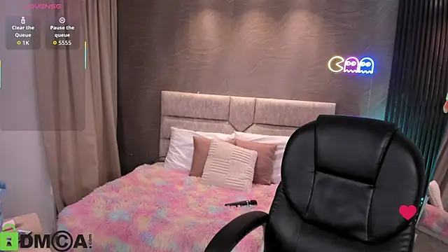 Arinextdoor online show from April 2026 08:24:02 PM