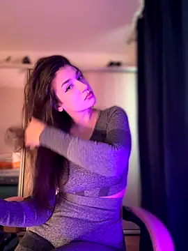 Snapshot of ScarletBloom_ chatting on October 2025 11:18:02 AM ScarletBloom online show from October 2025 11:18:02 AM