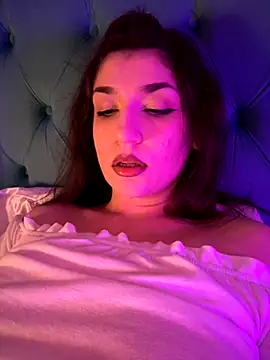 Snapshot of ScarletBloom_ chatting on November 2025 04:42:01 PM ScarletBloom online show from November 2025 04:42:01 PM