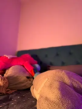 Snapshot of ScarletBloom_ chatting on November 2025 04:49:02 PM ScarletBloom online show from November 2025 04:49:02 PM