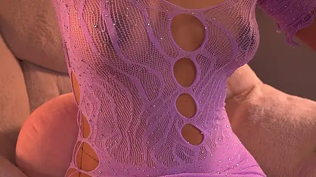 Snapshot of violeth____ chatting on October 2025 11:18:01 AM violeth online show from October 2025 11:18:01 AM