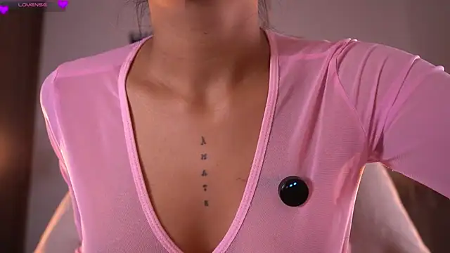 Snapshot of violeth____ chatting on February 2026 01:15:01 PM violeth online show from February 2026 01:15:01 PM