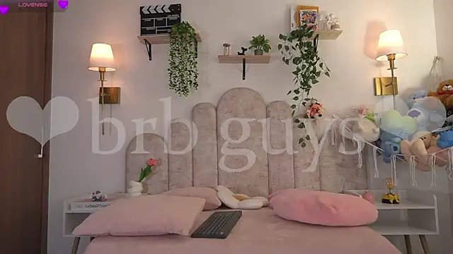 Snapshot of violeth____ chatting on March 2026 01:00:01 PM violeth online show from March 2026 01:00:01 PM