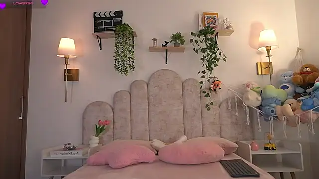 Snapshot of violeth____ chatting on March 2026 01:12:02 PM violeth online show from March 2026 01:12:02 PM