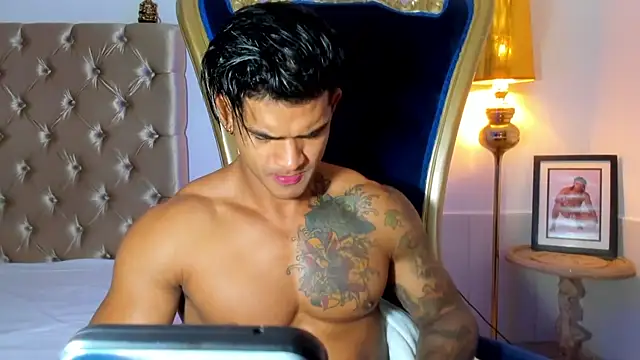 antonio  444 online show from November 2025 10:34:02 AM