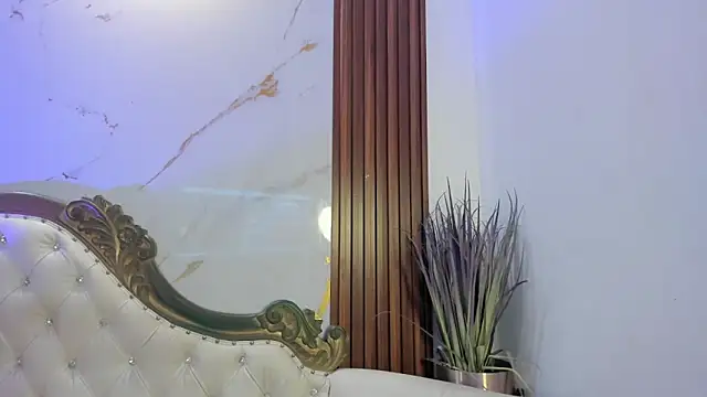 Snapshot of CoralieBronson chatting on November 2025 08:30:01 PM CoralieBronson online show from November 2025 08:30:01 PM