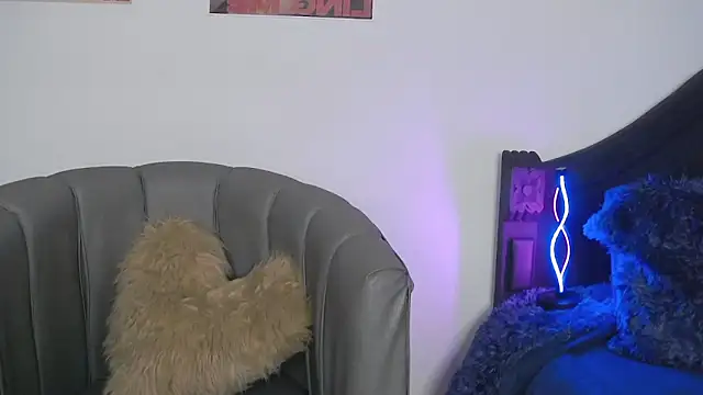 Snapshot of CoralieBronson chatting on February 2026 03:47:02 AM CoralieBronson online show from February 2026 03:47:02 AM