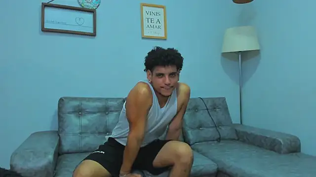 Xfire boy69 online show from December 2025 01:51:02 PM