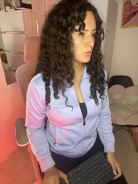 Dannaa Lovs online show from October 2025 05:24:02 PM