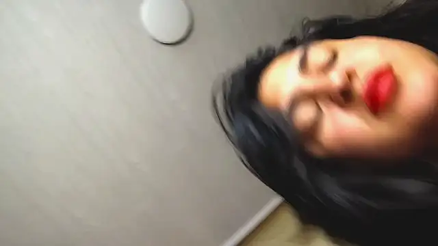 Snapshot of EmilyNoir1 chatting on September 2025 10:21:01 PM EmilyNoir1 online show from September 2025 10:21:01 PM