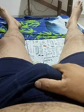 Snapshot of ScuffingBungalow chatting on December 2025 11:34:01 PM ScuffingBungalow online show from December 2025 11:34:01 PM