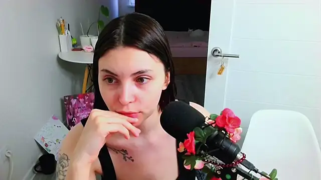 peachyness online show from July 2026 05:37:02 PM