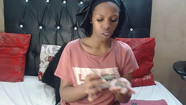 Snapshot of GoldSnowXxX chatting on October 2025 10:51:02 PM GoldSnowXxX online show from October 2025 10:51:02 PM