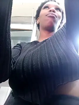 Snapshot of GoldSnowXxX chatting on October 2025 05:33:01 PM GoldSnowXxX online show from October 2025 05:33:01 PM