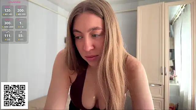 Snapshot of AnnieBellie chatting on May 2026 01:35:02 AM AnnieBellie online show from May 2026 01:35:02 AM