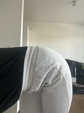 eli5566 online show from February 2026 12:13:02 PM