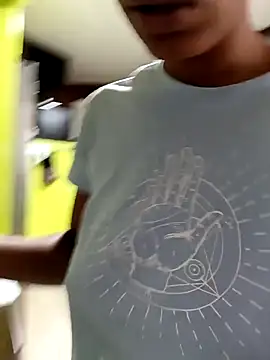 Snapshot of Flacidas chatting on October 2025 09:07:01 AM Flacidas online show from October 2025 09:07:01 AM