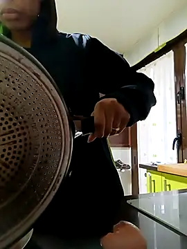 Snapshot of Flacidas chatting on November 2025 01:00:02 PM Flacidas online show from November 2025 01:00:02 PM