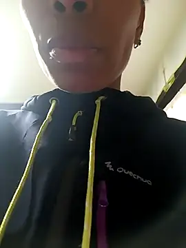 Snapshot of Flacidas chatting on November 2025 09:23:01 AM Flacidas online show from November 2025 09:23:01 AM