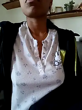 Snapshot of Flacidas chatting on February 2026 08:23:02 AM Flacidas online show from February 2026 08:23:02 AM