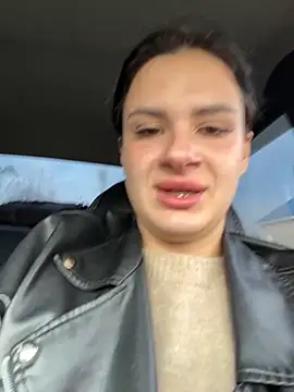 Snapshot of MiraReach chatting on September 2025 01:40:01 AM MiraReach online show from September 2025 01:40:01 AM