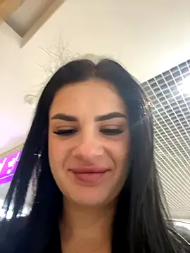 Snapshot of MiraReach chatting on September 2025 03:30:02 AM MiraReach online show from September 2025 03:30:02 AM