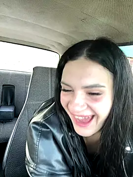 Snapshot of MiraReach chatting on September 2025 01:10:01 AM MiraReach online show from September 2025 01:10:01 AM