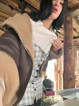 Snapshot of MiraReach chatting on September 2025 02:39:02 AM MiraReach online show from September 2025 02:39:02 AM