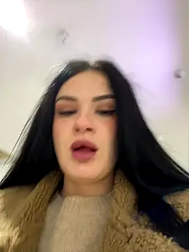 Snapshot of MiraReach chatting on October 2025 03:26:02 AM MiraReach online show from October 2025 03:26:02 AM