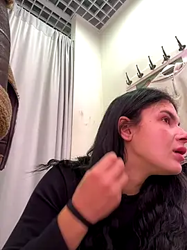 Snapshot of MiraReach chatting on October 2025 04:33:01 AM MiraReach online show from October 2025 04:33:01 AM