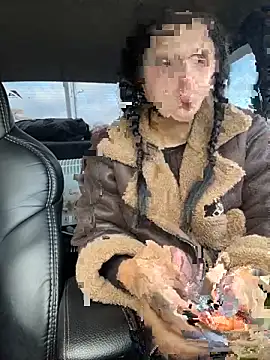 Snapshot of MiraReach chatting on October 2025 04:02:02 AM MiraReach online show from October 2025 04:02:02 AM