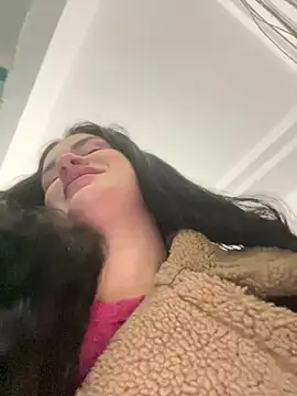 Snapshot of MiraReach chatting on October 2025 02:33:01 AM MiraReach online show from October 2025 02:33:01 AM