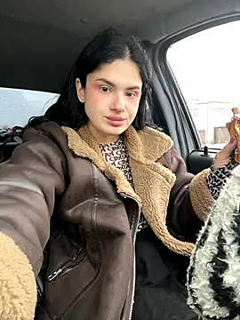 Snapshot of MiraReach chatting on November 2025 02:57:01 AM MiraReach online show from November 2025 02:57:01 AM